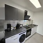 Apartamento Modern Homes - Voll Ausgestatte - Balkon - Hotelbetten - 4k Tv - Wlan *