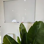 Modern Homes - Voll Ausgestatte - Balkon - Hotelbetten - 4k Tv - Wlan