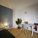 Daire Modern Homes - Voll Ausgestatte - Balkon - Hotelbetten - 4k Tv - Wlan