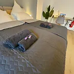 Daire Modern Homes - Voll Ausgestatte - Balkon - Hotelbetten - 4k Tv - Wlan Moers