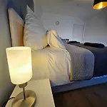 Daire Modern Homes - Voll Ausgestatte - Balkon - Hotelbetten - 4k Tv - Wlan Moers