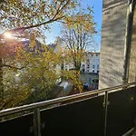 Modern Homes - Voll Ausgestatte - Balkon - Hotelbetten - 4k Tv - Wlan Appartement