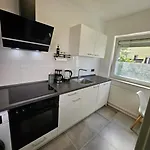 Modern Homes - Voll Ausgestatte - Balkon - Hotelbetten - 4k Tv - Wlan Daire Moers