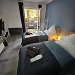 Daire Modern Homes - Voll Ausgestatte - Balkon - Hotelbetten - 4k Tv - Wlan Moers