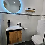 Modern Homes - Voll Ausgestatte - Balkon - Hotelbetten - 4k Tv - Wlan * Moers