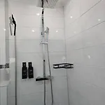 Modern Homes - Voll Ausgestatte - Balkon - Hotelbetten - 4k Tv - Wlan Apartamento