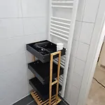 Modern Homes - Voll Ausgestatte - Balkon - Hotelbetten - 4k Tv - Wlan Daire Moers