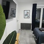 Daire Modern Homes - Voll Ausgestatte - Balkon - Hotelbetten - 4k Tv - Wlan *