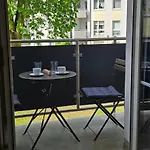 Modern Homes - Voll Ausgestatte - Balkon - Hotelbetten - 4k Tv - Wlan Daire Moers