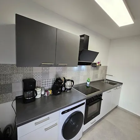 Apartment Modern Homes - Voll Ausgestatte - Balkon - Hotelbetten - 4k Tv - Wlan *