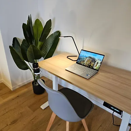 Apartment Modern Homes - Voll Ausgestatte - Balkon - Hotelbetten - 4k Tv - Wlan Moers