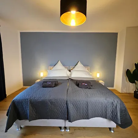 Modern Homes - Voll Ausgestatte - Balkon - Hotelbetten - 4k Tv - Wlan * Moers