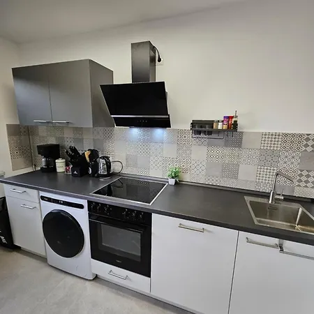 Daire Modern Homes - Voll Ausgestatte - Balkon - Hotelbetten - 4k Tv - Wlan *