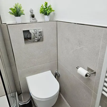 Apartment Modern Homes - Voll Ausgestatte - Balkon - Hotelbetten - 4k Tv - Wlan