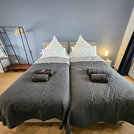 Modern Homes - Voll Ausgestatte - Balkon - Hotelbetten - 4k Tv - Wlan Apartament Moers