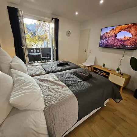 Modern Homes - Voll Ausgestatte - Balkon - Hotelbetten - 4k Tv - Wlan Moers