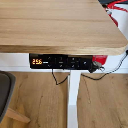 Modern Homes - Voll Ausgestatte - Balkon - Hotelbetten - 4k Tv - Wlan * Moers