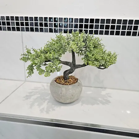 Modern Homes - Voll Ausgestatte - Balkon - Hotelbetten - 4k Tv - Wlan Daire Moers