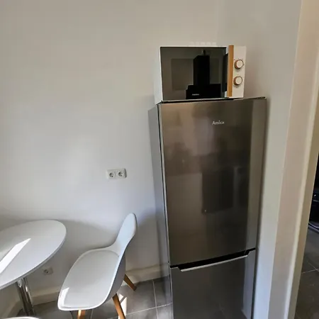 Modern Homes - Voll Ausgestatte - Balkon - Hotelbetten - 4k Tv - Wlan *