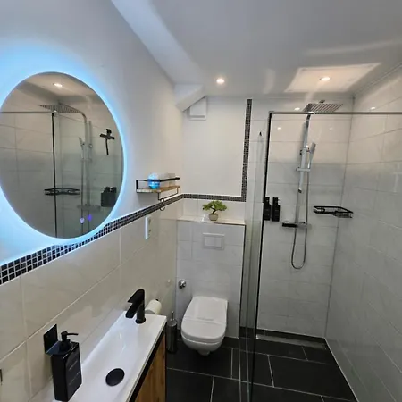 Stilvolle Mit Balkon & Parkplatz In - Ideal Fuer Business, Familien Und Monteure Nahe Duesseldorf *