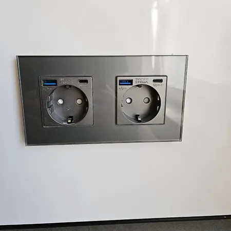 Modern Homes - Voll Ausgestatte - Balkon - Hotelbetten - 4k Tv - Wlan Moers