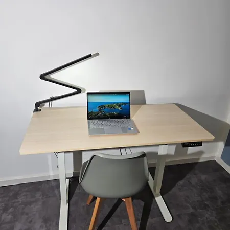 Modern Homes - Voll Ausgestatte - Balkon - Hotelbetten - 4k Tv - Wlan Apartment Moers