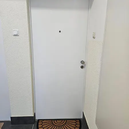 Modern Homes - Voll Ausgestatte - Balkon - Hotelbetten - 4k Tv - Wlan Apartment