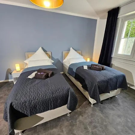 Modern Homes - Voll Ausgestatte - Balkon - Hotelbetten - 4k Tv - Wlan *