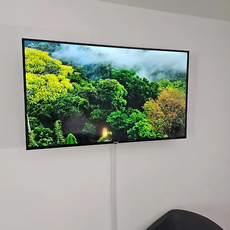 Modern Homes - Voll Ausgestatte - Balkon - Hotelbetten - 4k Tv - Wlan