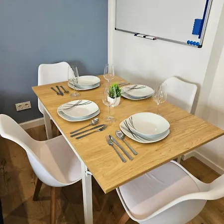 Stilvolle Mit Balkon & Parkplatz In - Ideal Fuer Business, Familien Und Monteure Nahe Duesseldorf