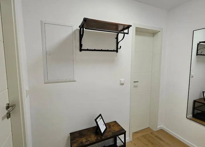 Modern Homes - Voll Ausgestatte - Balkon - Hotelbetten - 4k Tv - Wlan *