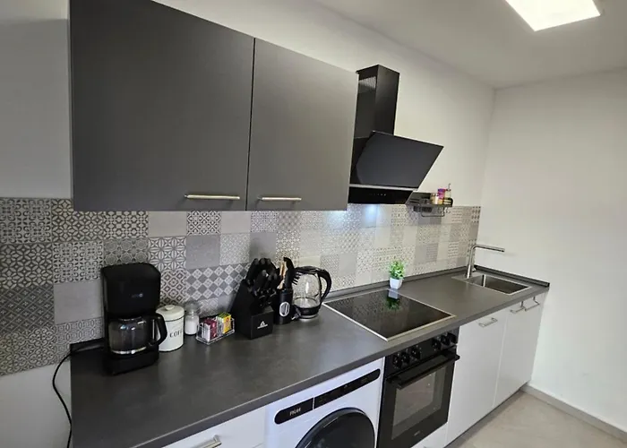 Apartment Modern Homes - Voll Ausgestatte - Balkon - Hotelbetten - 4k Tv - Wlan *