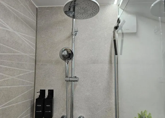 Modern Homes - Voll Ausgestatte - Balkon - Hotelbetten - 4k Tv - Wlan Apartman Moers