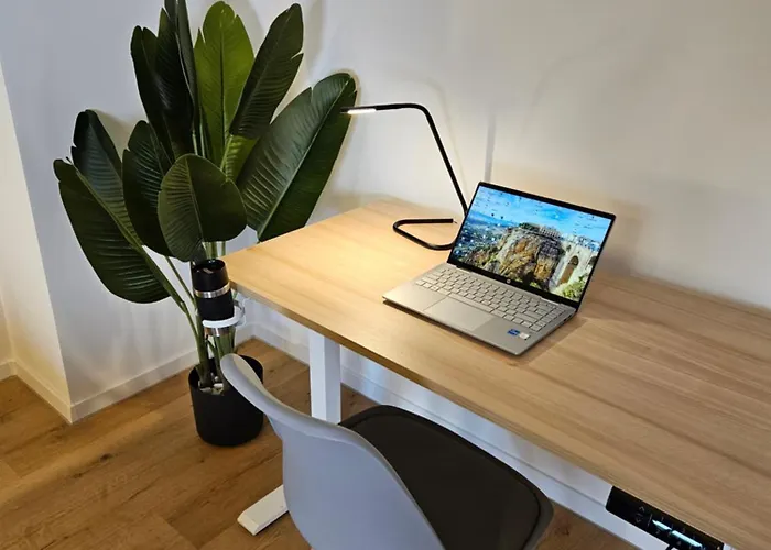 Apartment Modern Homes - Voll Ausgestatte - Balkon - Hotelbetten - 4k Tv - Wlan Moers