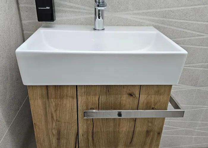 Apartament Modern Homes - Voll Ausgestatte - Balkon - Hotelbetten - 4k Tv - Wlan *