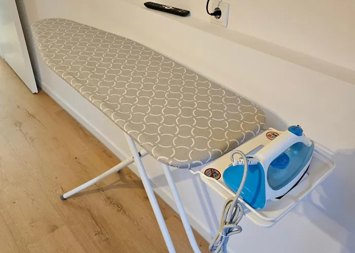 Modern Homes - Voll Ausgestatte - Balkon - Hotelbetten - 4k Tv - Wlan * Moers