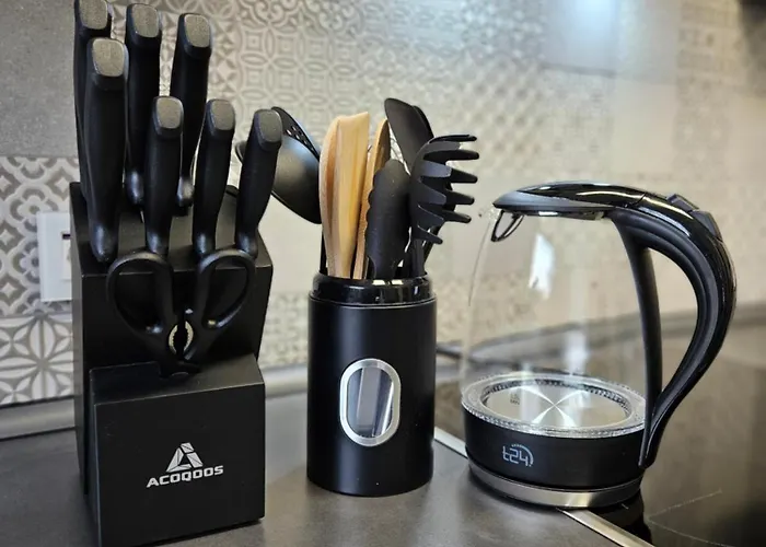 Modern Homes - Voll Ausgestatte - Balkon - Hotelbetten - 4k Tv - Wlan *