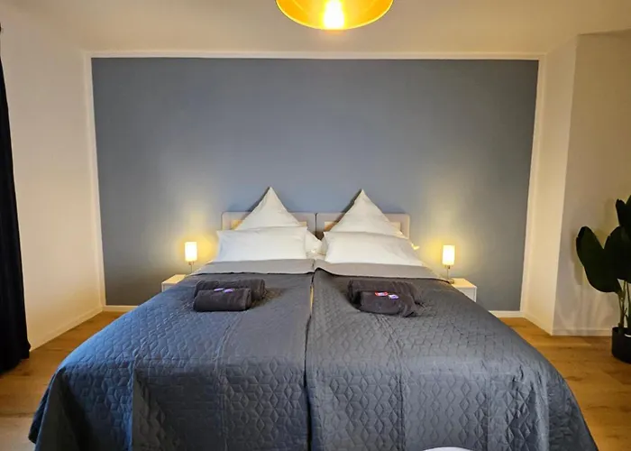 Modern Homes - Voll Ausgestatte - Balkon - Hotelbetten - 4k Tv - Wlan * Moers