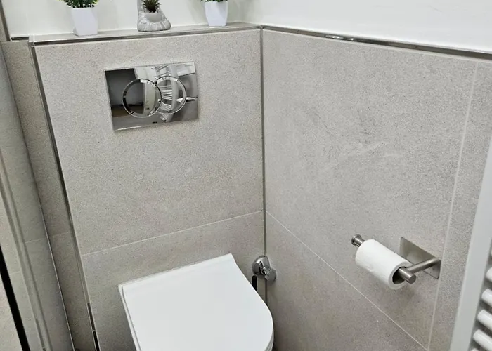 Apartament Modern Homes - Voll Ausgestatte - Balkon - Hotelbetten - 4k Tv - Wlan