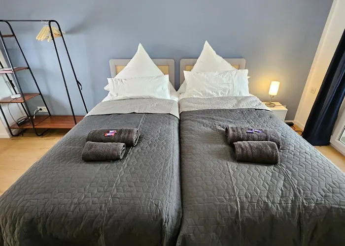 Modern Homes - Voll Ausgestatte - Balkon - Hotelbetten - 4k Tv - Wlan Apartament Moers