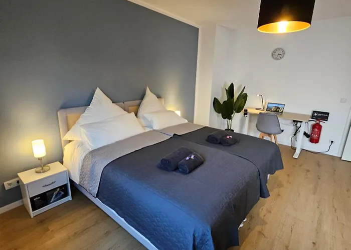 דירה Modern Homes - Voll Ausgestatte - Balkon - Hotelbetten - 4k Tv - Wlan מוארס