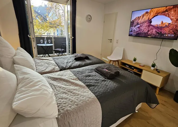 Modern Homes - Voll Ausgestatte - Balkon - Hotelbetten - 4k Tv - Wlan מוארס