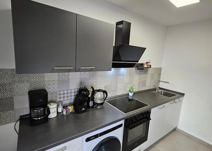 Apartament Modern Homes - Voll Ausgestatte - Balkon - Hotelbetten - 4k Tv - Wlan