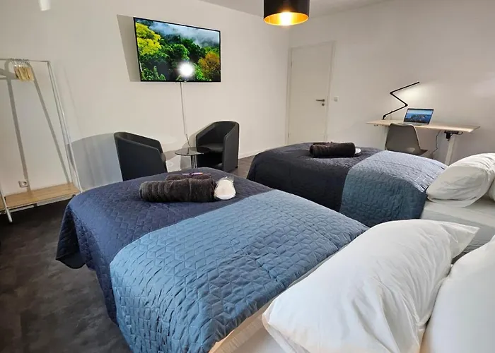 Modern Homes - Voll Ausgestatte - Balkon - Hotelbetten - 4k Tv - Wlan Apartment